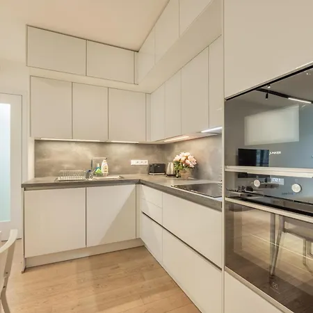 2br-private Parking-balcony-prague Center-sleeps 6 Πράγα