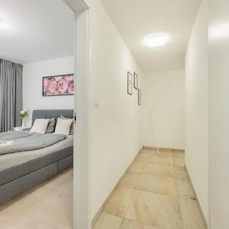 Διαμέρισμα 2br-private Parking-balcony-prague Center-sleeps 6 Πράγα