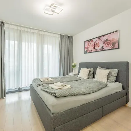 2br-private Parking-balcony-prague Center-sleeps 6 Praha