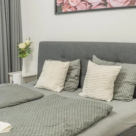 Διαμέρισμα 2br-private Parking-balcony-prague Center-sleeps 6 *
