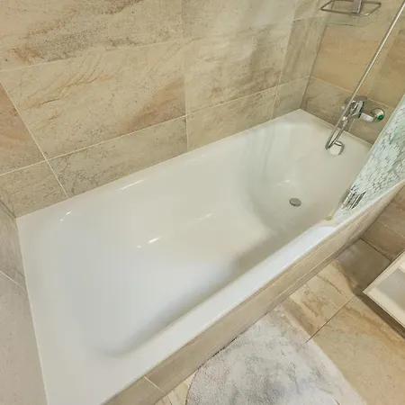 2br-private Parking-balcony-prague Center-sleeps 6 *