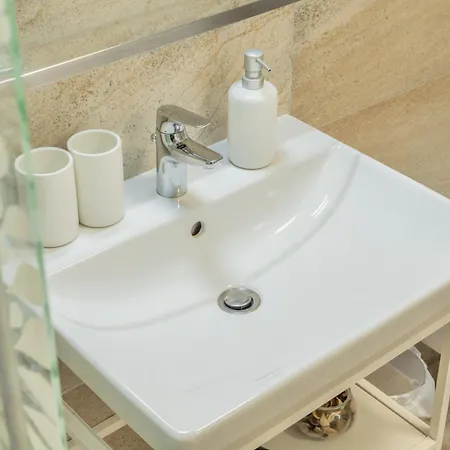2br-private Parking-balcony-prague Center-sleeps 6 Διαμέρισμα Πράγα