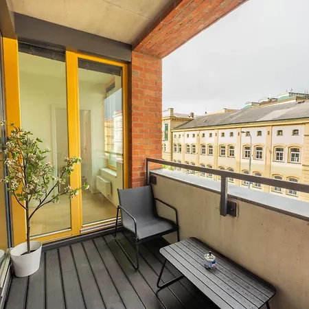 Apartmán 2br-private Parking-balcony-prague Center-sleeps 6 *
